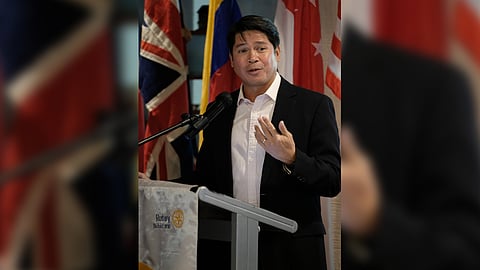 Prominent figure in technology, education, and business leadership, Dr. Francisco ‘Paco’ Sandejas was guest of honor and speaker at the weekly Rotary Club of Makati meeting last Tuesday, 5 March 2024 at The Peninsula Manila in Makati. Noting that Filipino startups in the technology space have been attracting the attention of venture capitalists and foreign and local investors, he encouraged RC Makati members to invest in technology-focused industries, including fintech, artificial intelligence, innovative technologies and digital technologies, among others. 