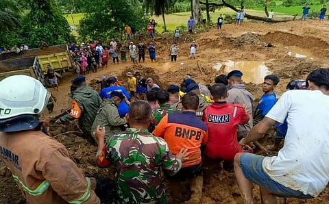 Landslides and floods triggered by intense rains on Sumatra island last week killed at least 27 people. 