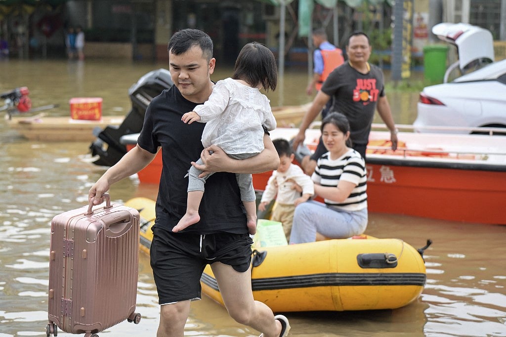 China issues highest-level rainstorm warning after deadly floods - Vimarsana News