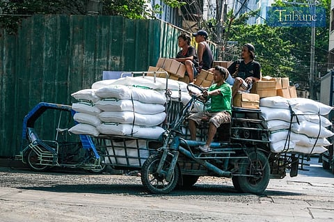 TRIBUNE-weirdvehicle-indivisoria