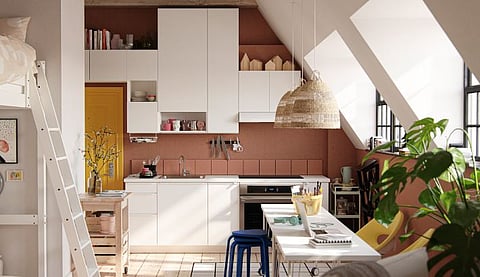 fully customizable kitchen designs, from modern to traditional.between.