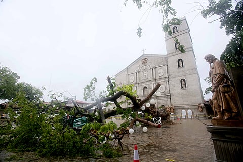 4 tao nasawi dahil sa bagyo

