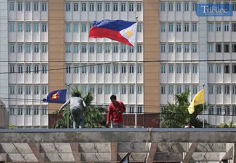 TRIBUNE-philippineflag