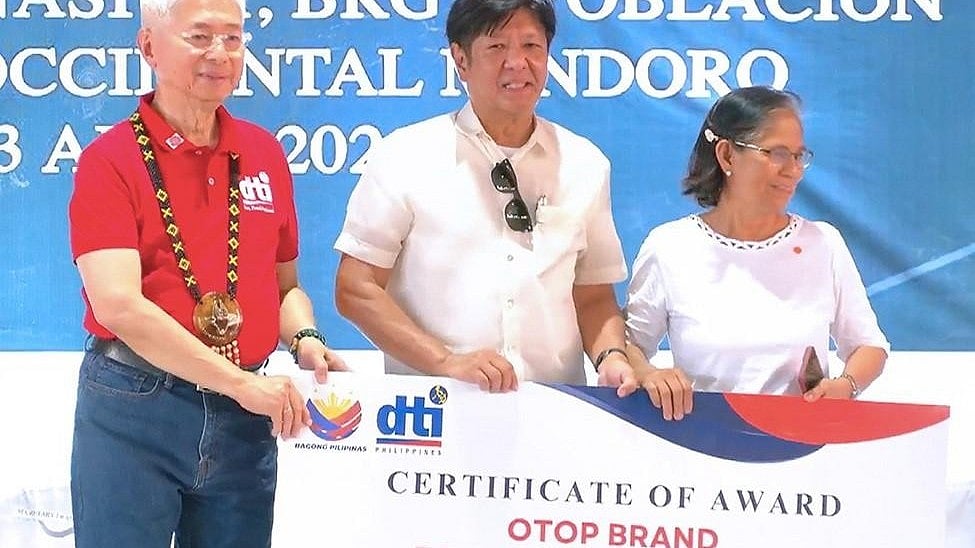 Marcos tells locals, MSMEs to showcase products, places online to boost economy - Vimarsana News