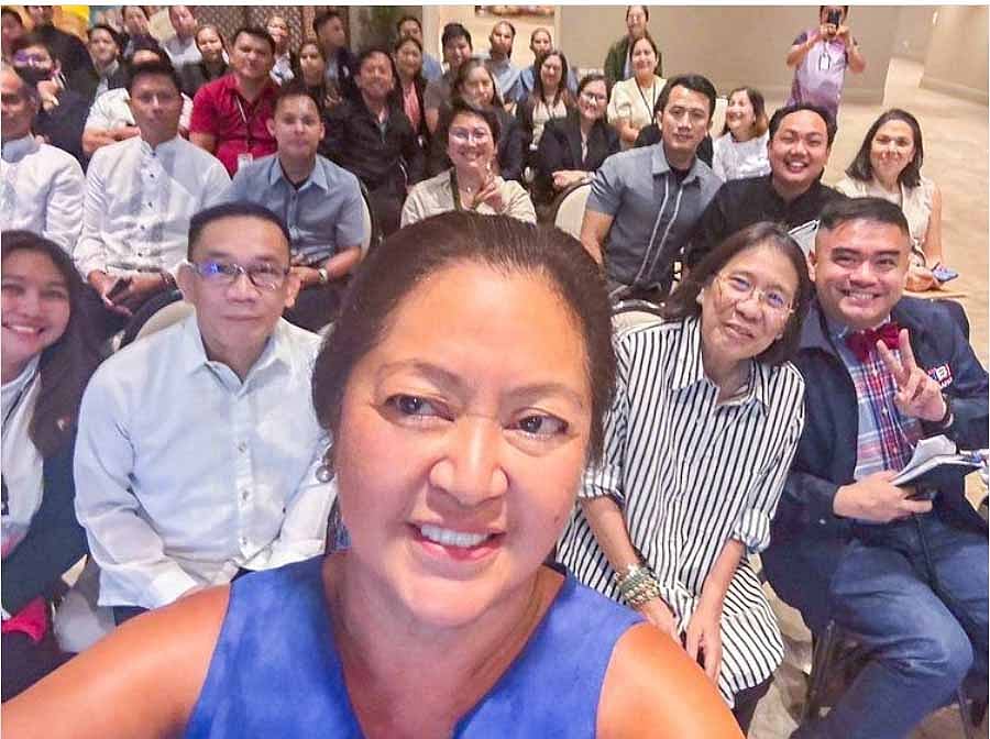 The First Lady's Corner: FL backs Palace civil service bets - Vimarsana News