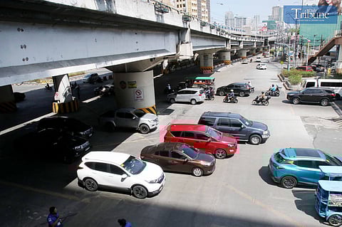 TRIBUNE-Traffic-EDSA