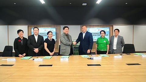 SM Supermalls, PLDT and Smart launched the joint initiative last April 22, just in time for SM’s Earth Day 2024 celebrations, making the annual observance more meaningful. Shown in the photo are (from L-R) PLDT Home Marketing National Key Accounts Partnership Head Anne Leonardo, PLDT and Smart Senior Vice President and Head of Sales and Development John Palanca, PLDT and Smart Chief Sustainability Officer Melissa Vergel de Dios, PLDT and Smart Senior Vice President and Head of Consumer Wireless Business Alex Caeg, SM Supermalls Senior Vice President and Head for Marketing Joaquin San Agustin, SM Supermalls Vice President for Corporate Compliance Group Engr. Liza Silerio, SM Supermalls Vice President for Sponsorship and Cyberzone Patrick Raymund Pacla.