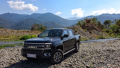 JMC Philippines launched its newest flagship lifestyle pickup, the Grand Avenue.