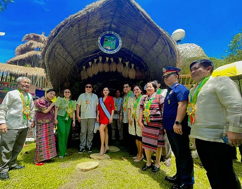 At the opening ceremony at the citrus-themed municipal booth of Kasibu are VIP guests led by Festival director general Ruth Padilla, DoT undersecretary Ferdinand Jumapao, Kasibu delegate to the Saniata Ti Nueva Vizcaya pageant Sharmaine Joyce Alilin, and Nueva Vizcaya governor Jose Gambito (second, fourth, fifth and sixth from left, respectively).

