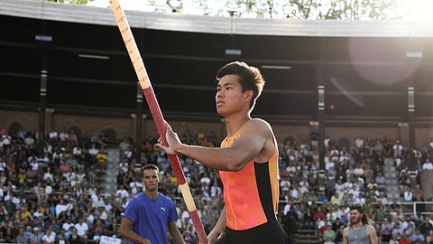 
Ernest John Obiena gets assurance from the Patafa that he would be receiving a new set of poles in time for the Paris Olympics.