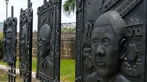 TRIBUNE-faces-artworks-president