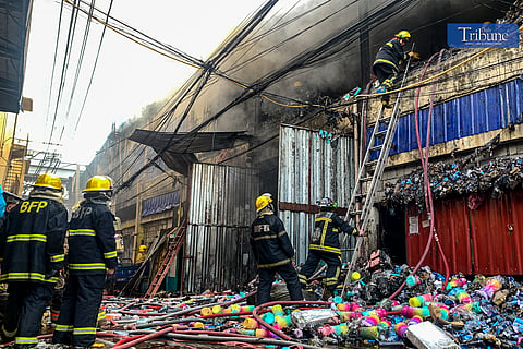 Fire destroys Quiapo warehouse 