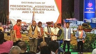 Apayao farmers, fisherfolk receive aid
