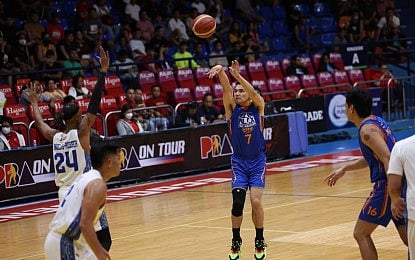 Iba-ibang reaksyon sa 4-point shot
