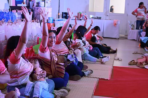 DAVAO Oriental mothers happily breastfeed their babies during a simultaneous event ‘Hakab Na!’ in Mati City over the weekend.