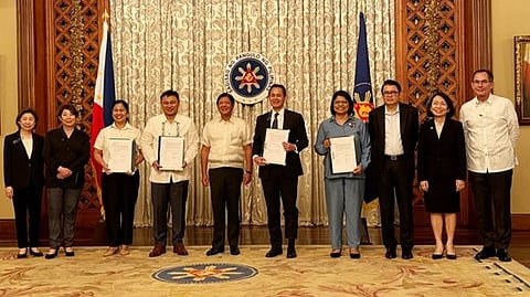 Agreement to enhance job opportunities was signed among (from left) Tessie Sy Coson of SM Investments Corp, Doris Magsaysay Ho of Magsaysay Group of Companies, Undersecretary Gina Gonong of DepEd Curriculum and Teaching, Education Secretary Sonny Angara, President Bongbong Marcos, Fred Ayala of AC Education Inc., Josephine Romero of PCORP, Joey Concepcion of Philippine Center for Entrepreneurship, Rizalina Mantaring of Ayala Corporation, Sabin Aboitiz of Aboitiz Group and Lead Convenor of Private Sector Advisory Council. 
