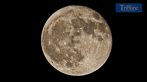 super blue moon looks reddish