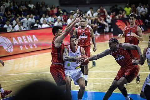 CAELAN Tiongson of Rain or Shine slices through the heart of the Blackwater defense during their PBA Governors’ Cup game last night at the Smart Araneta Coliseum. The Elasto Painters prevailed, 110-97.
