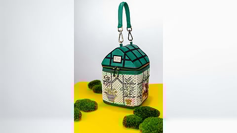 THE Tahanan Bag features two themes:  Bahay Kubo and Bahay Patubuan (Greenhouse).