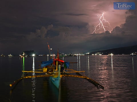 TRIBUNE-lightning-fishingboat