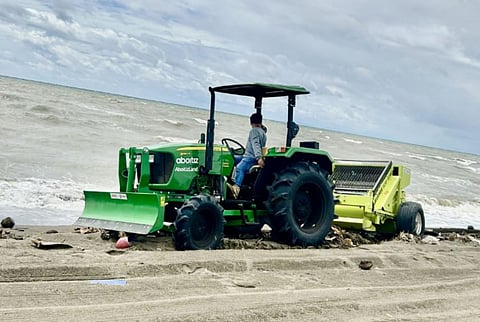 The Barber Surf Rake efficiently collects large volumes of marine debris from the sand, covering up to five acres per hour.
