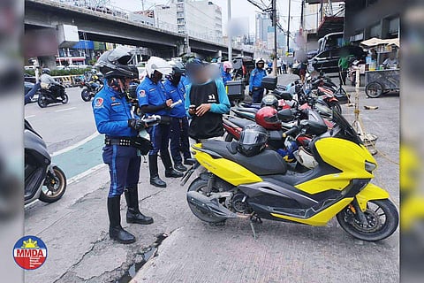 MMDA nagsagawa ng anti-illegal parking ops