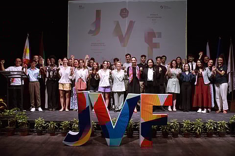 Volunteers cite difficulties, solidarity at Fil-French forum