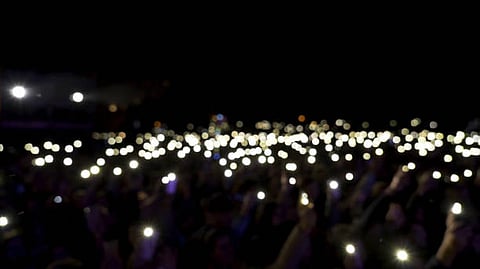 Flashing lights and frustrated fans: 
Concert etiquette everyone needs to know 