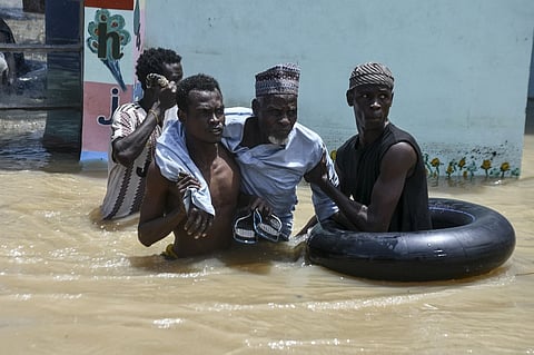 Tens of thousands flee Nigeria floods