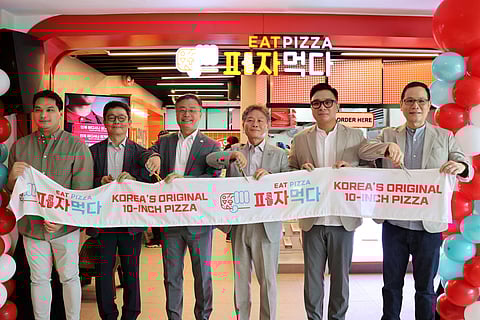 Miguel Gaspi, SM North EDSA mall manager; Sujung Lee, director general Korea Trade Center; Kim Chul Min, Pizza Innovation CEO; Kim Chul Un, Pizza Innovation president; Scott Tan, Scottland Food Group Corp. managing director; Roel Sun, Scottland Food Group Corp. general manager.