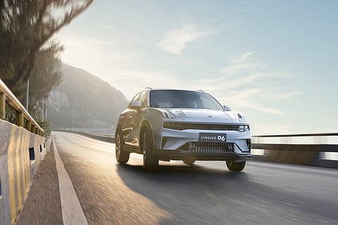Driving is easy and free in a Lynk & Co SUV hyper Core+.