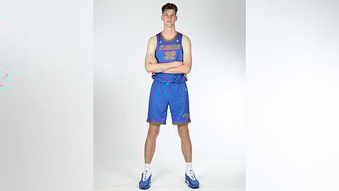 World’s tallest cager awaits college debut