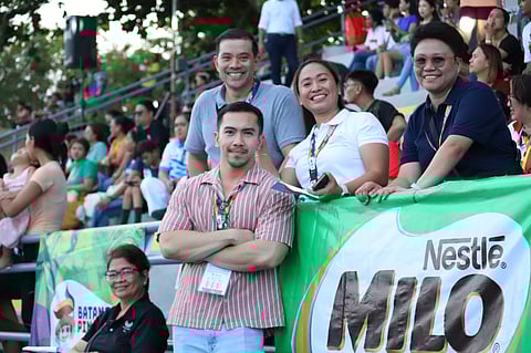 Coo bats for Batang Pinay