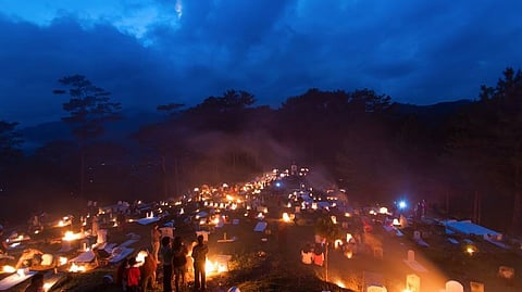Traditional “panag-aapoy,” a unique way for Sagada people to pay tribute to their loved ones.