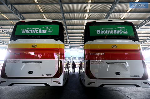 On Wednesday, 27 November 2024, Department of Transportation Undersecretary Jesus Ferdinand "Andy" Ortega, Victory Liner President Marivic Del Pilar, and HIGER Representative Allen Zhou unveiled the country’s first fully electric buses at Victory Liner’s Baler Motor Pool in Quezon City.

The two electric buses, which reduce annual CO emissions by over 100 tons compared to diesel models, are powered by a 485 kW battery, enabling 350-400 kilometers of travel per charge. They also feature a 120 kW DC charger, capable of fully charging the bus in just three hours.