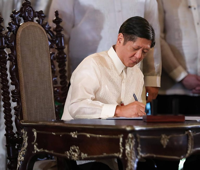 Marcos Signs Law Amending Rice Tariffication, Extends RCEF Until 2031
