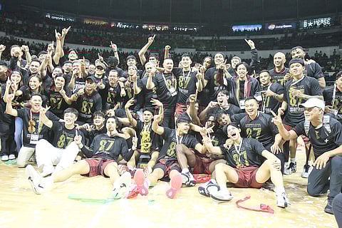 Simply awesome A De La Salle University fightback in the homestretch made the University of the Philippines Maroons’ 66-62 win doubly sweet, seizing for the Diliman, Quezon
City cagers a fourth UAAP men’s basketball title.