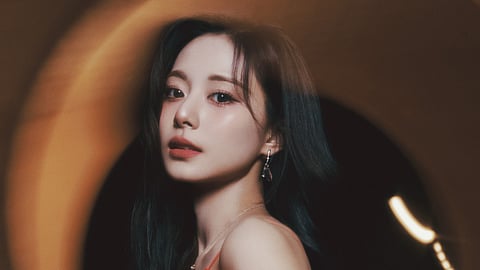 TWICE's Tzuyu confirms earning a master’s degree in applied psychology  