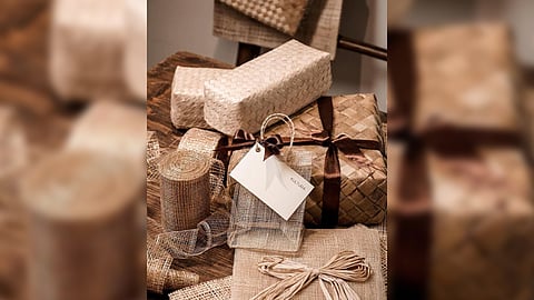 Making ideal Yule gifts, Pinoys go overboard