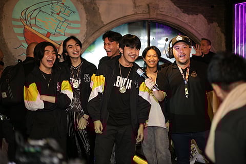 Fnatic ONIC PH celebrates M6 triumph