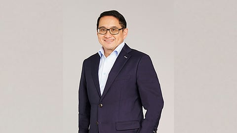 Uplifting more Filipinos to be part of the thriving middle-class market would benefit the economy and banks as the opportunities from unbanked remains high, East West Banking Corp. chief executive officer Jerry Ngo mused.   