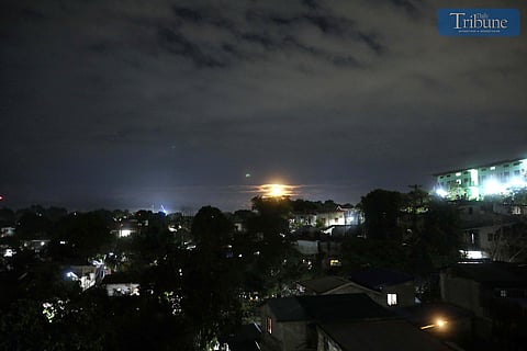 Cirrus clouds blanket the Caloocan City sky on Monday night, 20 January 2025, obscuring visibility of Earth's celestial alignment set to happen this month.