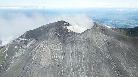 Kanlaon logs 35 volcanic quakes 