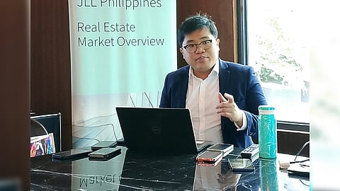 Janlo Delos Reyes, head of Research and Consulting of JLL Philippines, says Taguig City topped Metro Manila cities with the highest office leasing transactions at 151,030 sqm, followed by Makati (107,602 sqm), and Quezon City (79,353 sqm). ‘We project leasing volumes to remain stable throughout 2025, reaching around 600 to 700,000 sqm, supported by the BPO and traditional office demand. We expect soft leasing to persist as hybrid work arrangements continue to shape the office landscape. Nevertheless, we still expect solid interest coming from BPO and corporate occupiers to enter the market,’ Delos Reyes said.
