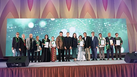 Parañaque honors CDC CEO, Dolphy 