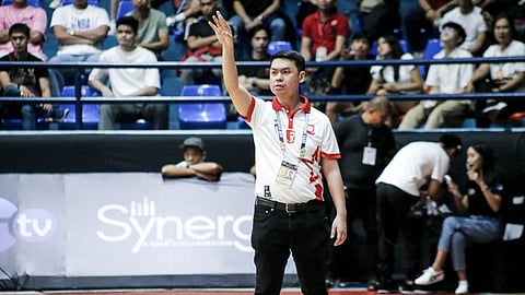 Heatwaves head coach Jerson Cabiltes 