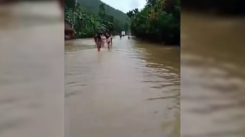 Floods submerge Albay, Sorsogon
