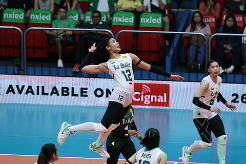Angel Canino of La Salle prepares to inflict heavy damage on Adamson en route to a 25-21, 26-24, 25-20 win — the Lady Spikers’ first in two matches  —in the UAAP Season 87 volleyball tournament Saturday at the FilOil EcoOil Centre in San Juan.