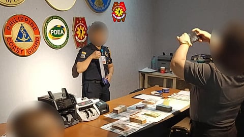  Airport authorities arrest an outbound Pinoy traveler for Hong Kong at NAIA Terminal 1 on Friday for attempting to smuggle foreign currency out of the country.