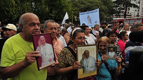 Argentinian faithful attending the special Mass for Pope Francis in in Plaza Constitución, in Buenos Aires.